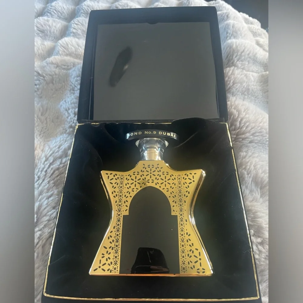 Bond No 9 Dubai Black Sapphire Perfume 3.3 oz/100 ml Eau De Parfum Unisex - Picture 3 of 6